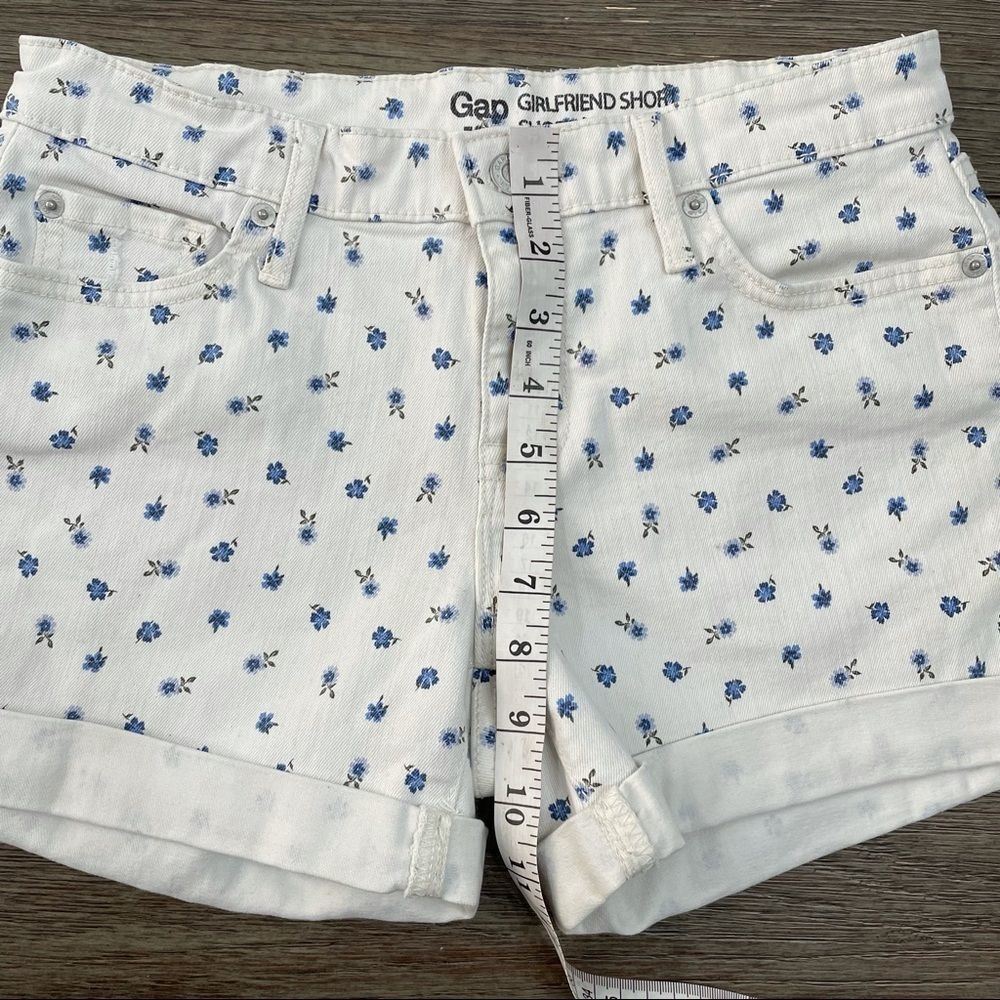 GAP Shorts Girlfriend Floral Jean Short - Picture 4 of 8